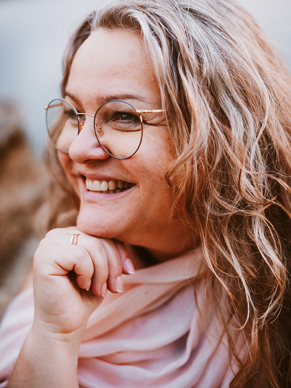 Maria Portrait freundlich lachend